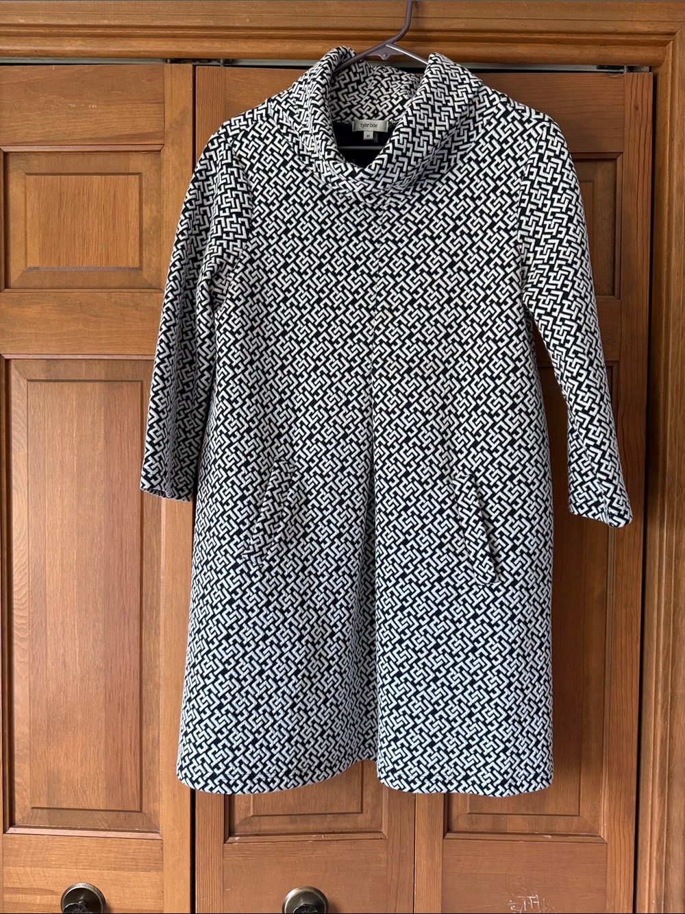 Black & White Patterned Women's dress with Funnel Collar
